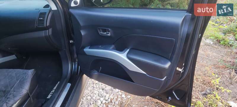 Внедорожник / Кроссовер Mitsubishi Outlander 2009 в Кривом Роге фото 11 Внедорожник / Кроссовер Mitsubishi Outlander 2009 в Кривом Роге