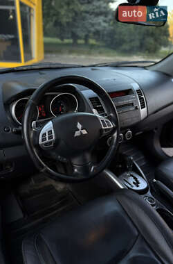Внедорожник / Кроссовер Mitsubishi Outlander 2008 в 