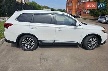 Позашляховик / Кросовер Mitsubishi Outlander 2015 в Сумах