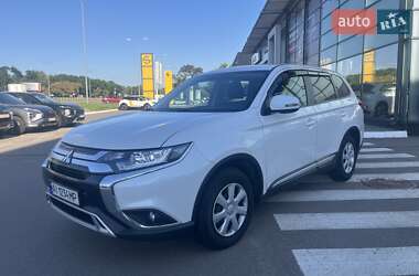 Внедорожник / Кроссовер Mitsubishi Outlander 2021 в Киеве