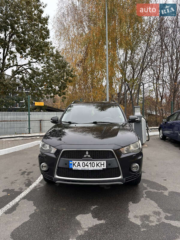 Позашляховик / Кросовер Mitsubishi Outlander 2012 в Василькові