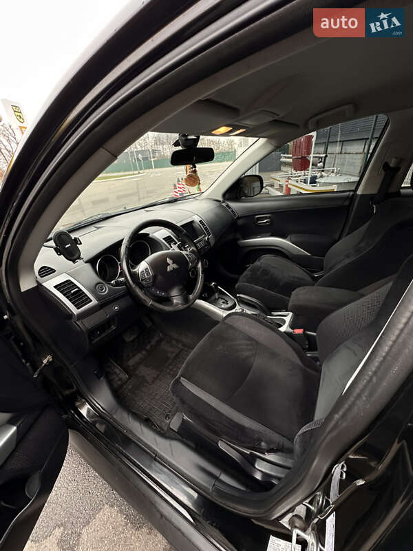 Позашляховик / Кросовер Mitsubishi Outlander 2012 в Василькові
