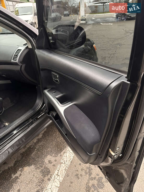 Позашляховик / Кросовер Mitsubishi Outlander 2012 в Василькові