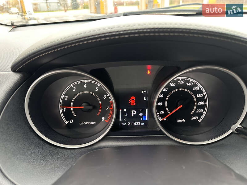 Позашляховик / Кросовер Mitsubishi Outlander 2012 в Василькові