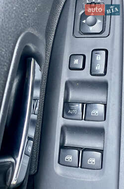 Внедорожник / Кроссовер Mitsubishi Outlander 2016 в 