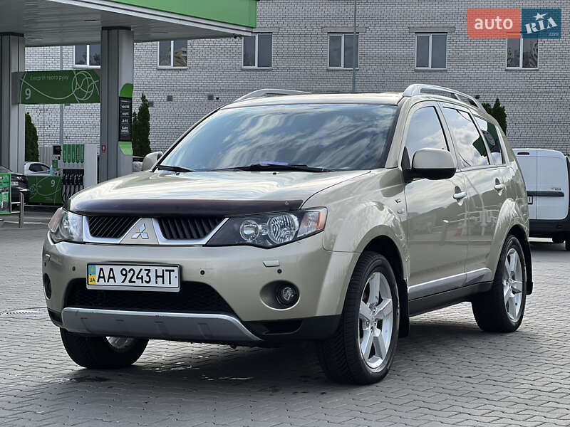 Внедорожник / Кроссовер Mitsubishi Outlander 2008 в 