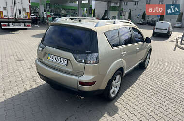 Внедорожник / Кроссовер Mitsubishi Outlander 2008 в 