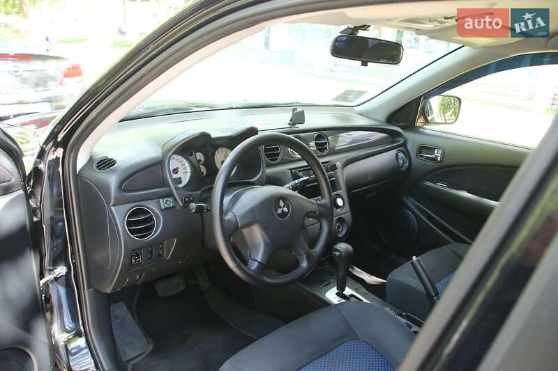 Внедорожник / Кроссовер Mitsubishi Outlander 2008 в Киеве