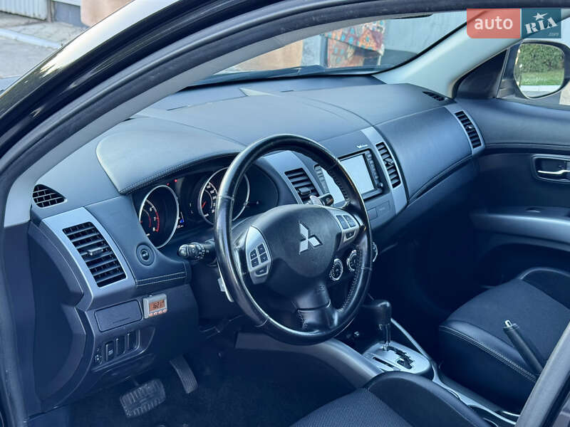 Внедорожник / Кроссовер Mitsubishi Outlander 2010 в Полтаве
