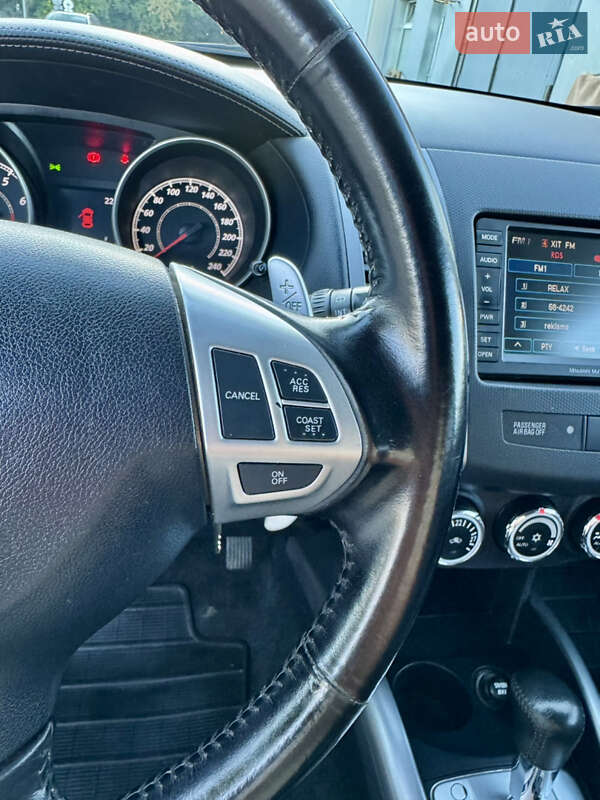 Внедорожник / Кроссовер Mitsubishi Outlander 2010 в Полтаве