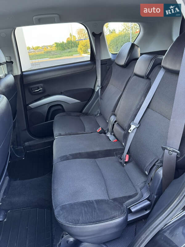 Внедорожник / Кроссовер Mitsubishi Outlander 2010 в Полтаве