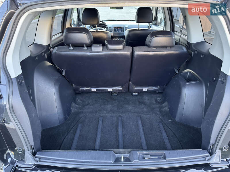 Внедорожник / Кроссовер Mitsubishi Outlander 2010 в Полтаве