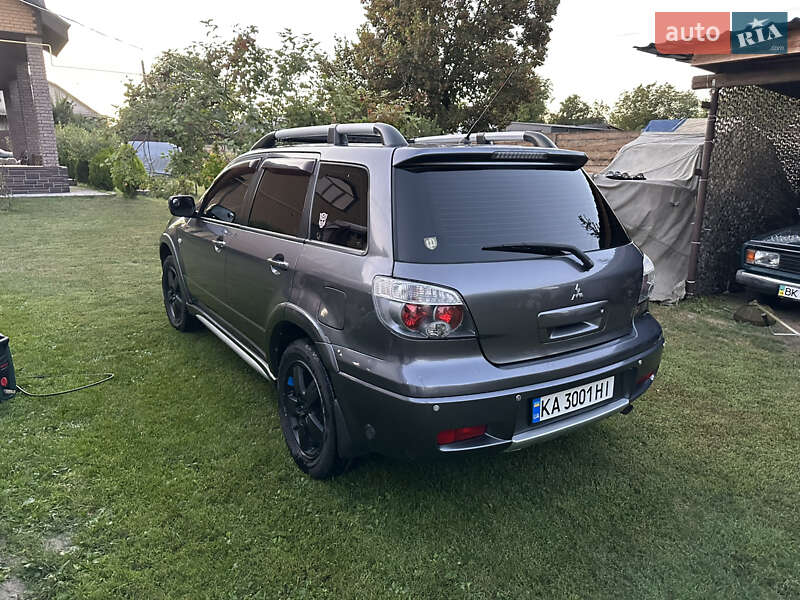 Внедорожник / Кроссовер Mitsubishi Outlander 2008 в Десне