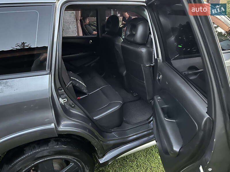 Внедорожник / Кроссовер Mitsubishi Outlander 2008 в Десне