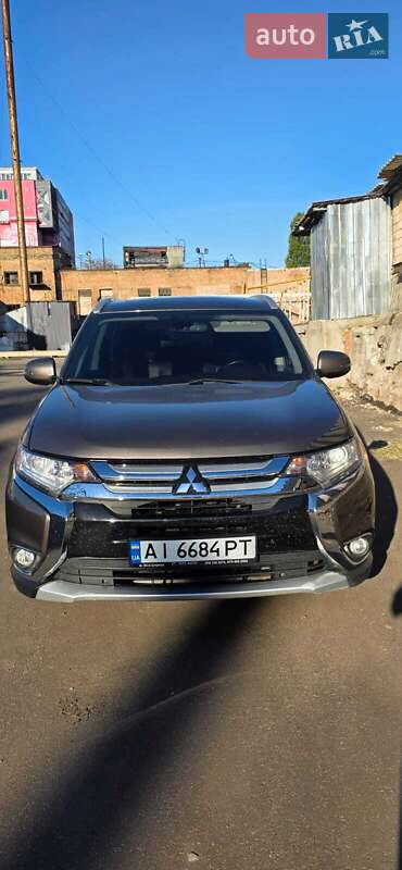Позашляховик / Кросовер Mitsubishi Outlander 2017 в Білій Церкві