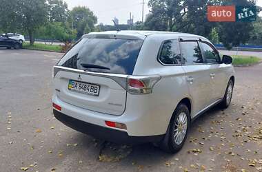 Внедорожник / Кроссовер Mitsubishi Outlander 2013 в 