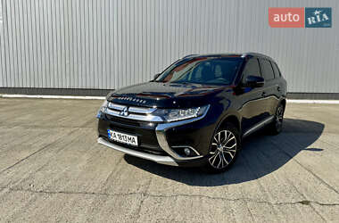 Внедорожник / Кроссовер Mitsubishi Outlander 2016 в 