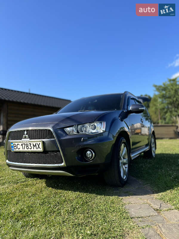 Позашляховик / Кросовер Mitsubishi Outlander 2011 в Стрию