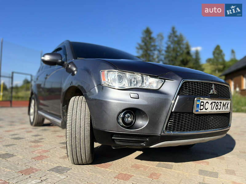 Позашляховик / Кросовер Mitsubishi Outlander 2011 в Стрию