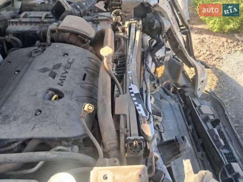 Внедорожник / Кроссовер Mitsubishi Outlander 2010 в Киеве