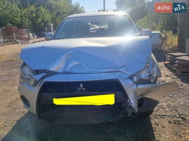 Внедорожник / Кроссовер Mitsubishi Outlander 2010 в Киеве