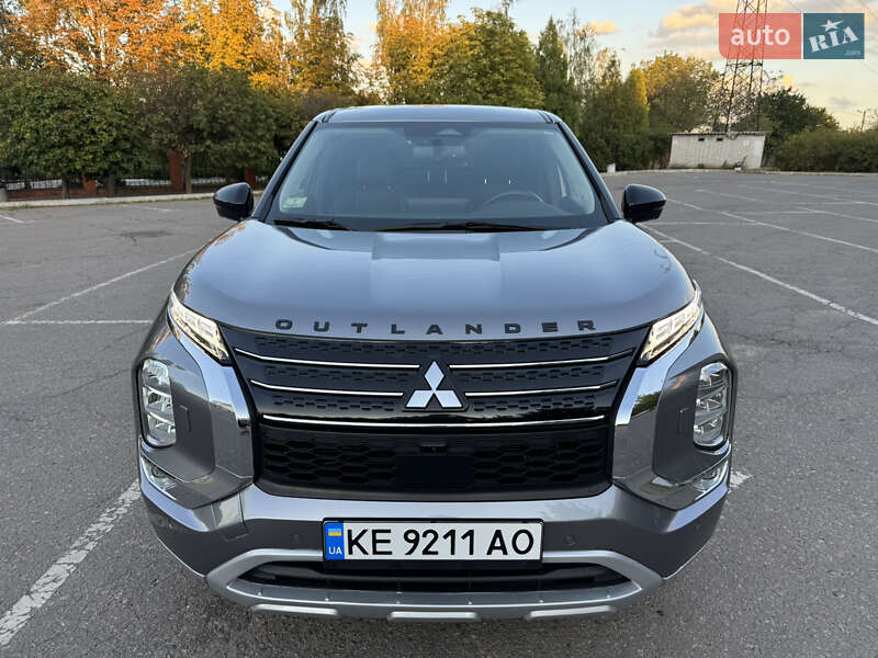 Внедорожник / Кроссовер Mitsubishi Outlander 2021 в Кривом Роге