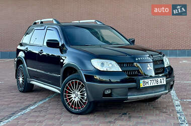 Внедорожник / Кроссовер Mitsubishi Outlander 2005 в 
