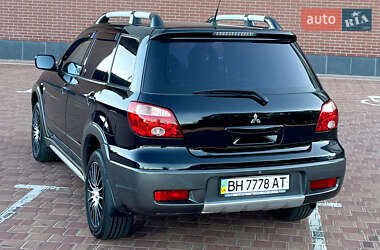 Внедорожник / Кроссовер Mitsubishi Outlander 2005 в 