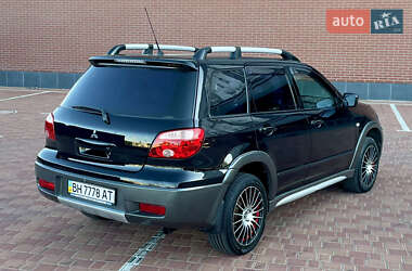 Внедорожник / Кроссовер Mitsubishi Outlander 2005 в 