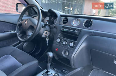Внедорожник / Кроссовер Mitsubishi Outlander 2005 в 