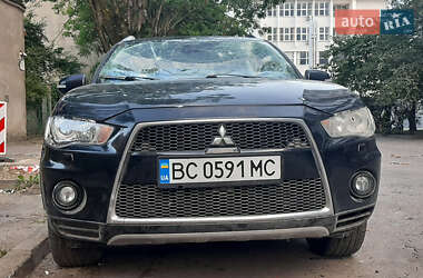 Внедорожник / Кроссовер Mitsubishi Outlander 2010 в 