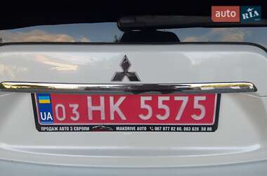 Внедорожник / Кроссовер Mitsubishi Outlander 2011 в 