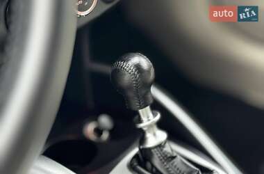 Внедорожник / Кроссовер Mitsubishi Outlander 2011 в 