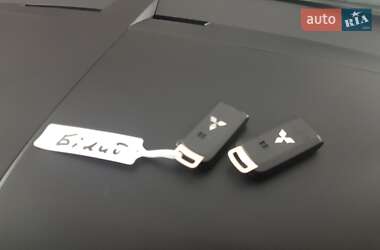 Внедорожник / Кроссовер Mitsubishi Outlander 2011 в 