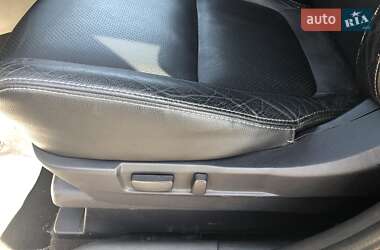 Внедорожник / Кроссовер Mitsubishi Outlander 2015 в 
