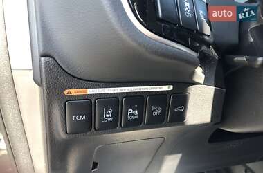 Внедорожник / Кроссовер Mitsubishi Outlander 2015 в 