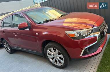 Внедорожник / Кроссовер Mitsubishi Outlander 2015 в Петропавловской Борщаговке