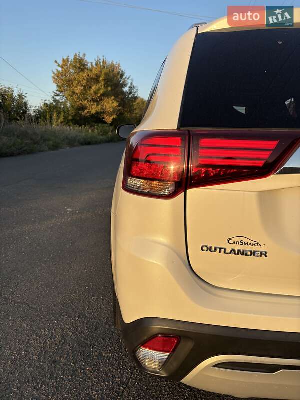 Внедорожник / Кроссовер Mitsubishi Outlander 2019 в Черкассах