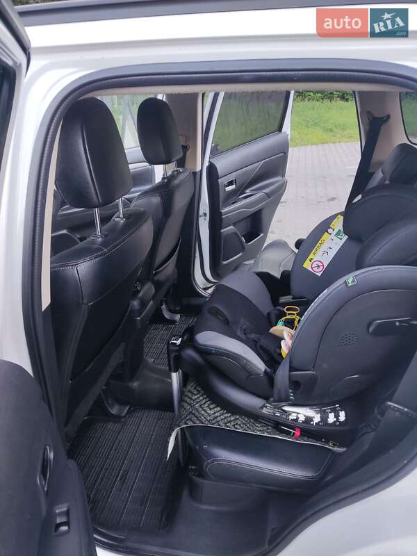 Внедорожник / Кроссовер Mitsubishi Outlander 2013 в Трускавце