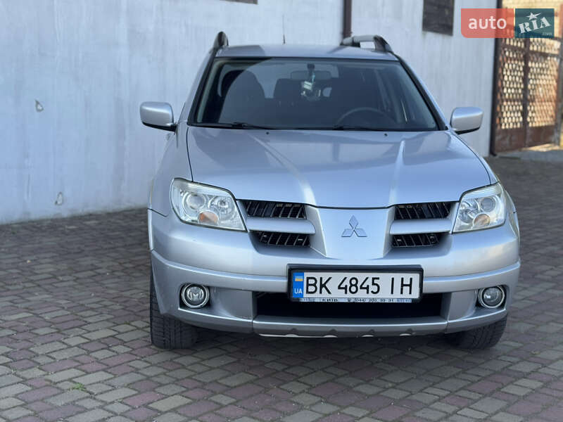 Внедорожник / Кроссовер Mitsubishi Outlander 2007 в Ровно