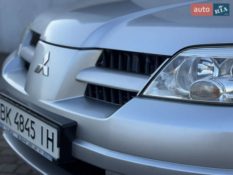 Внедорожник / Кроссовер Mitsubishi Outlander 2007 в Ровно