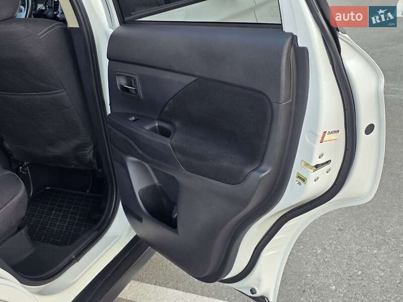 Позашляховик / Кросовер Mitsubishi Outlander 2013 в Тернополі фото 24 Позашляховик / Кросовер Mitsubishi Outlander 2013 в Тернополі