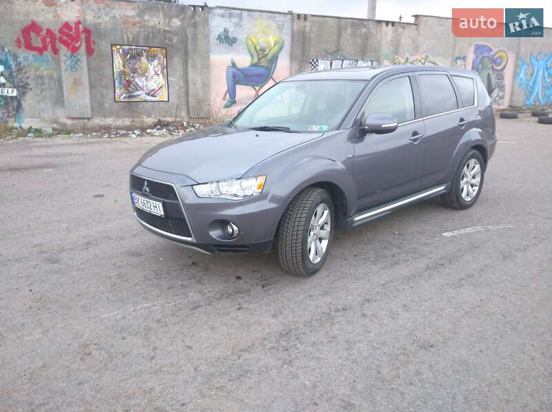 Mitsubishi Outlander 2010