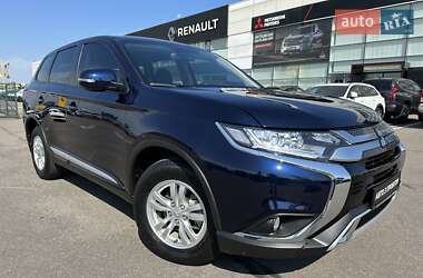 Внедорожник / Кроссовер Mitsubishi Outlander 2021 в Киеве