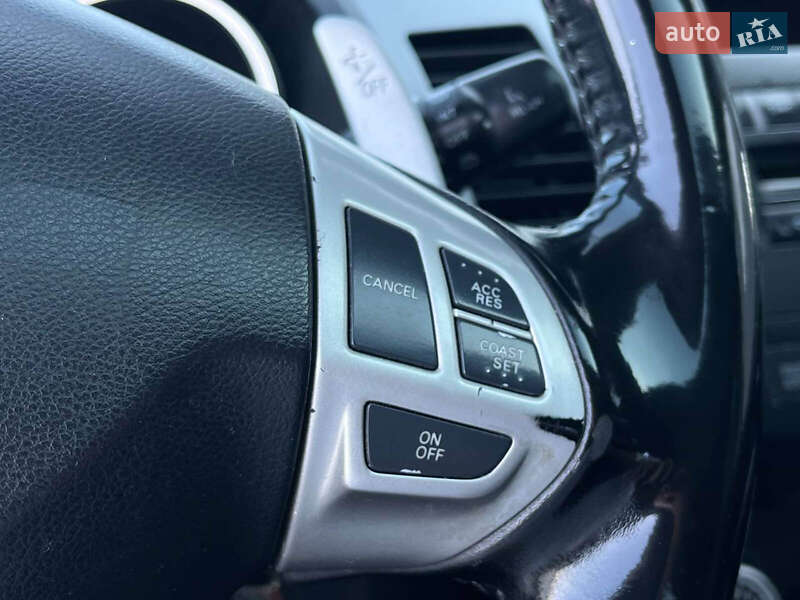 Позашляховик / Кросовер Mitsubishi Outlander 2007 в Львові