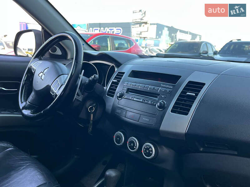 Позашляховик / Кросовер Mitsubishi Outlander 2007 в Львові