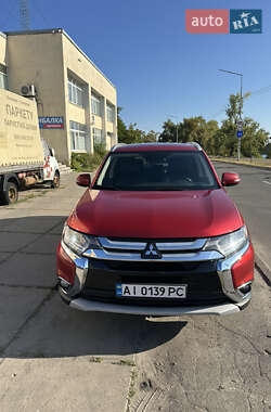 Внедорожник / Кроссовер Mitsubishi Outlander 2016 в Киеве