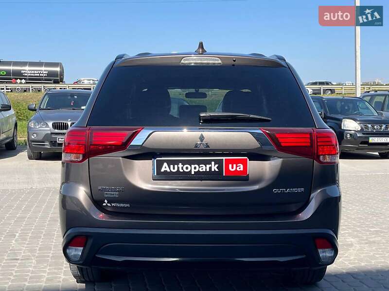 Внедорожник / Кроссовер Mitsubishi Outlander 2017 в Львове