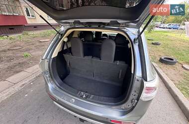Внедорожник / Кроссовер Mitsubishi Outlander 2014 в 