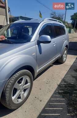 Внедорожник / Кроссовер Mitsubishi Outlander 2007 в 